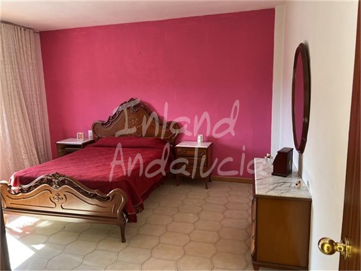 Image No.9-5 Bed House for sale