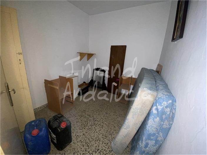 Image No.12-4 Bed House for sale