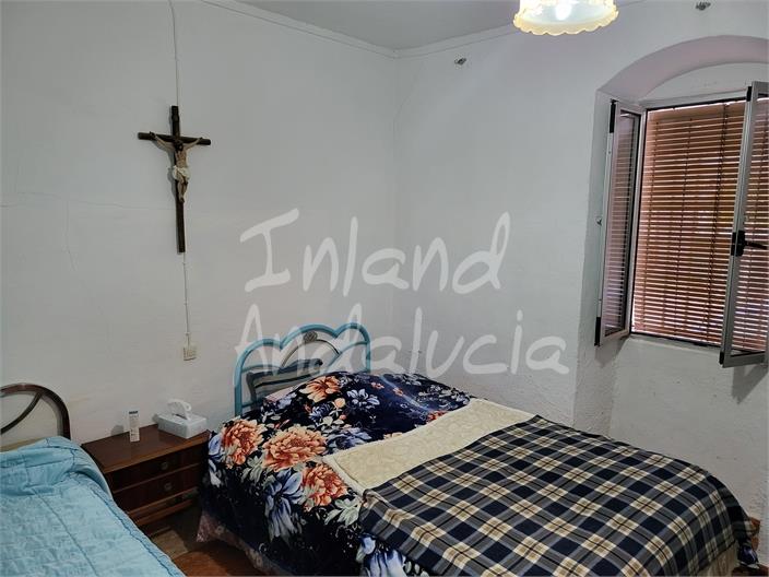 Image No.13-3 Bed House for sale