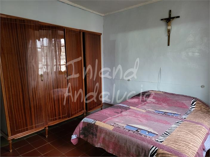 Image No.14-3 Bed House for sale