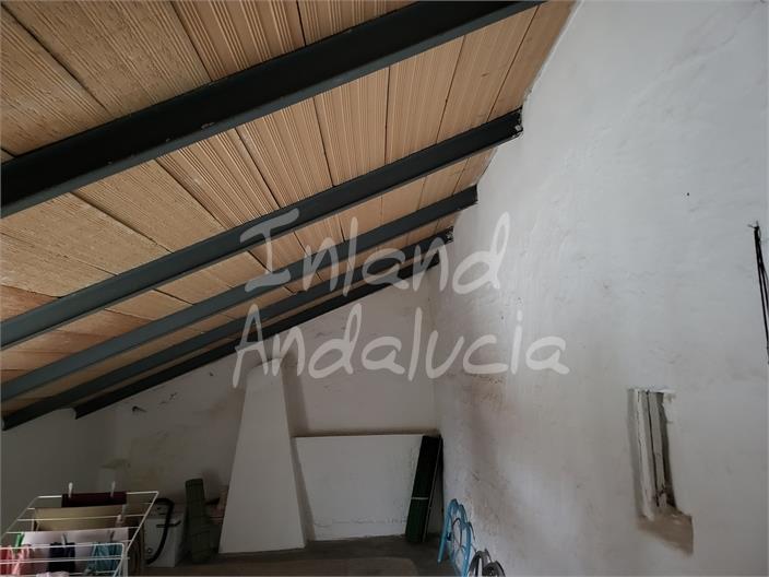 Image No.17-3 Bed House for sale