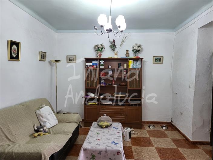 Image No.9-3 Bed House for sale