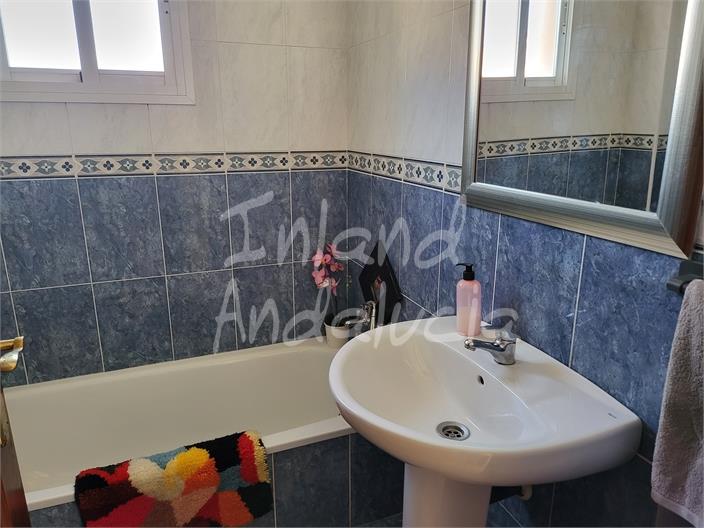 Image No.13-4 Bed House for sale