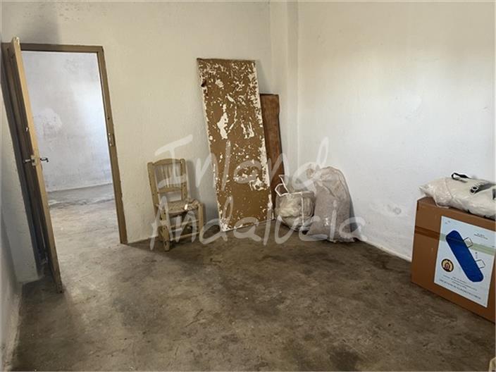 Image No.15-4 Bed House for sale