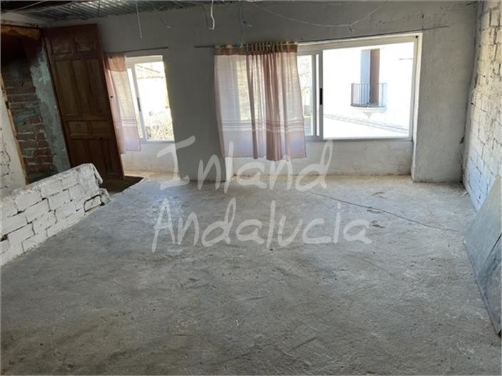 Image No.17-4 Bed House for sale