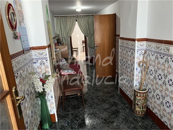 Image No.6-4 Bed House for sale