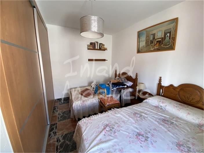 Image No.6-3 Bed House for sale