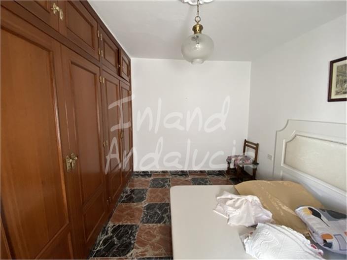 Image No.7-3 Bed House for sale