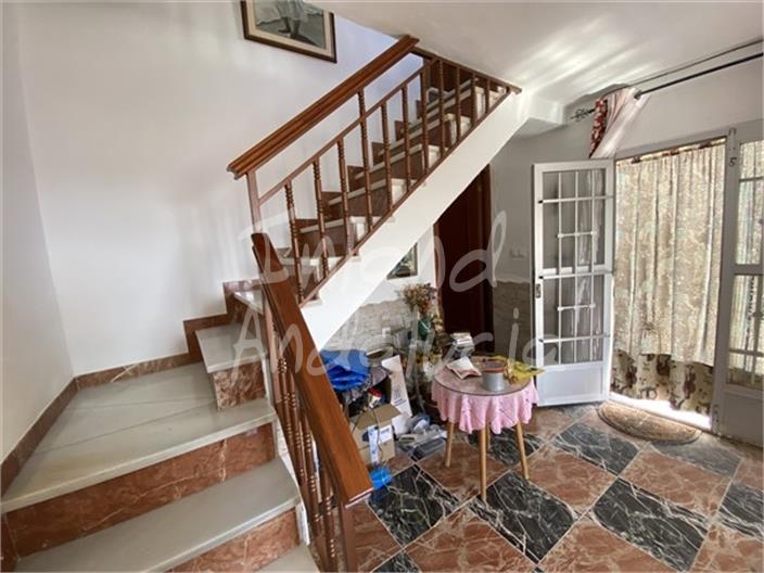 Image No.9-3 Bed House for sale