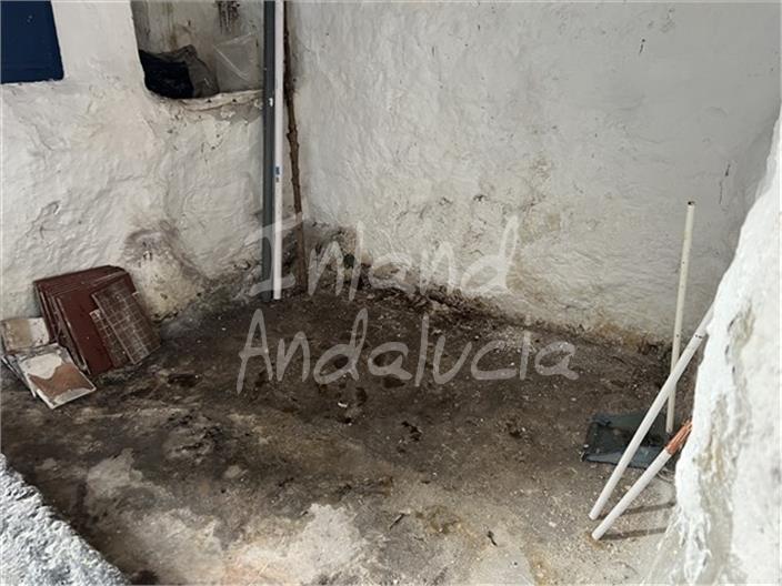 Image No.14-2 Bed House for sale