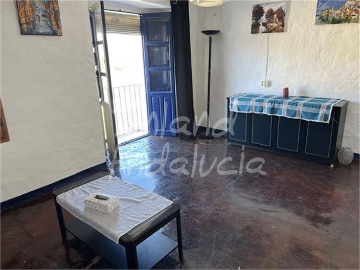 Image No.4-2 Bed House for sale