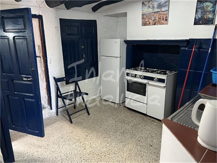 Image No.6-2 Bed House for sale