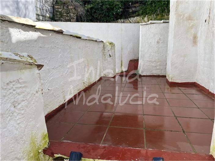 Image No.9-2 Bed House for sale