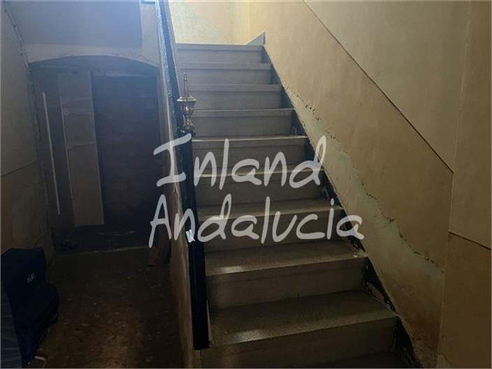 Image No.8-4 Bed Property for sale