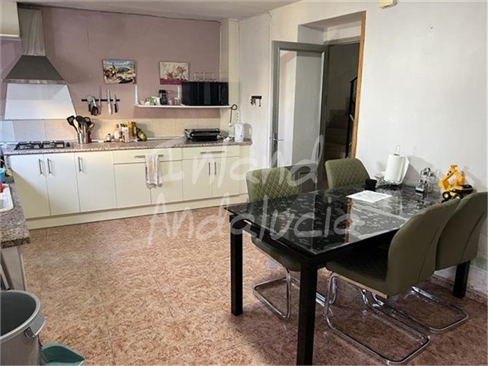 Image No.11-4 Bed House for sale