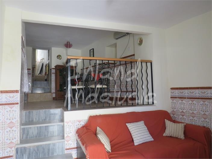 Image No.6-3 Bed House for sale