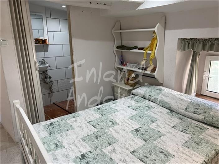 Image No.8-3 Bed House for sale