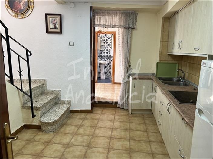 Image No.8-4 Bed House for sale