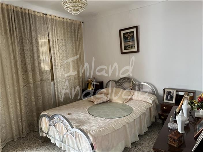 Image No.9-4 Bed House for sale