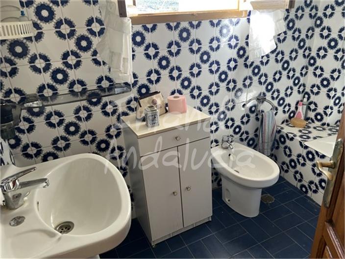 Image No.10-4 Bed House for sale