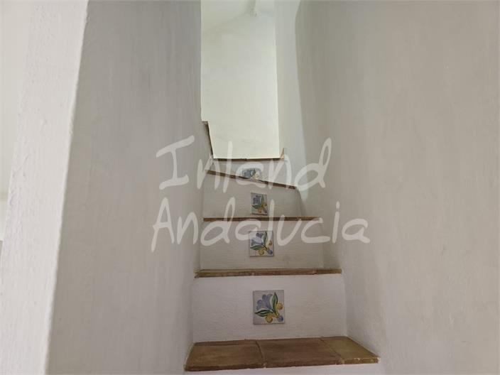 Image No.6-1 Bed House for sale