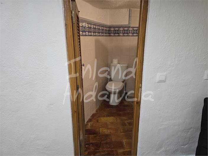 Image No.8-1 Bed House for sale