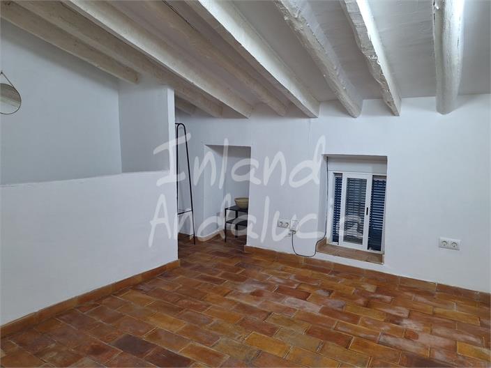 Image No.8-1 Bed House for sale