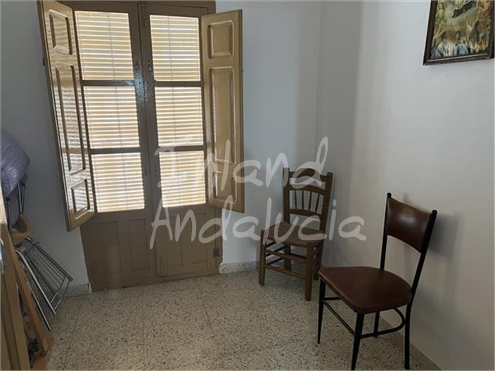 Image No.10-4 Bed House for sale