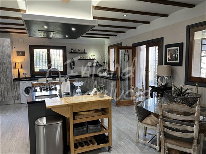 Image No.5-2 Bed Farmhouse for sale