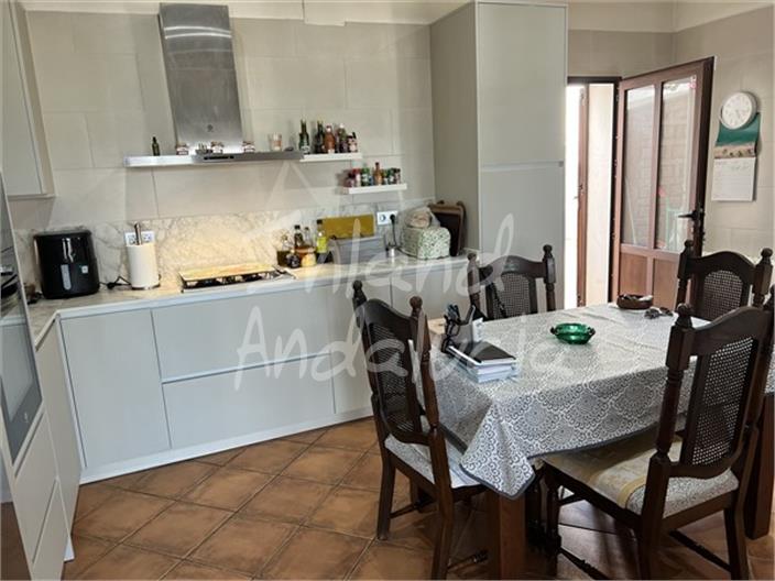 Image No.8-2 Bed Farmhouse for sale