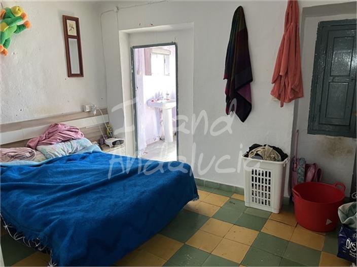 Image No.11-4 Bed House for sale