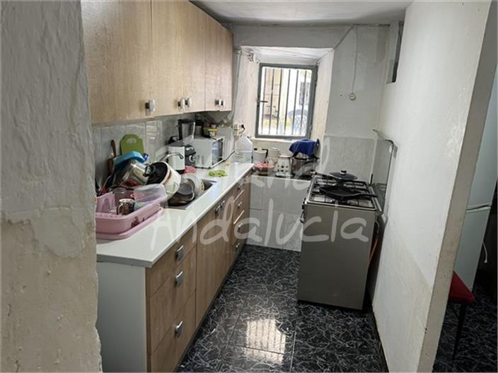 Image No.6-4 Bed House for sale