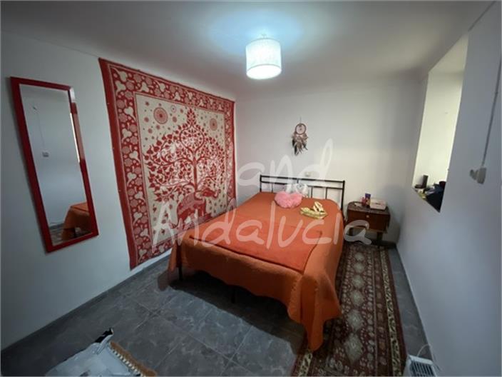 Image No.8-3 Bed House for sale