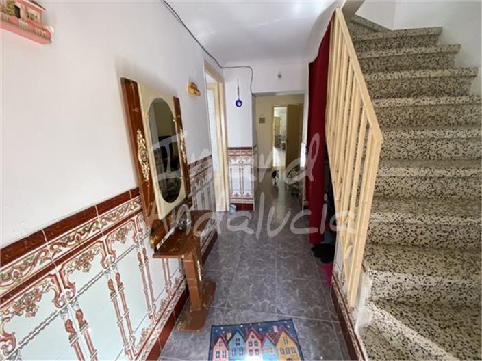 Image No.9-3 Bed House for sale