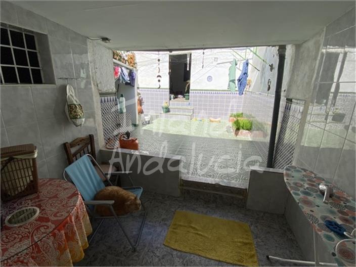 Image No.10-3 Bed House for sale