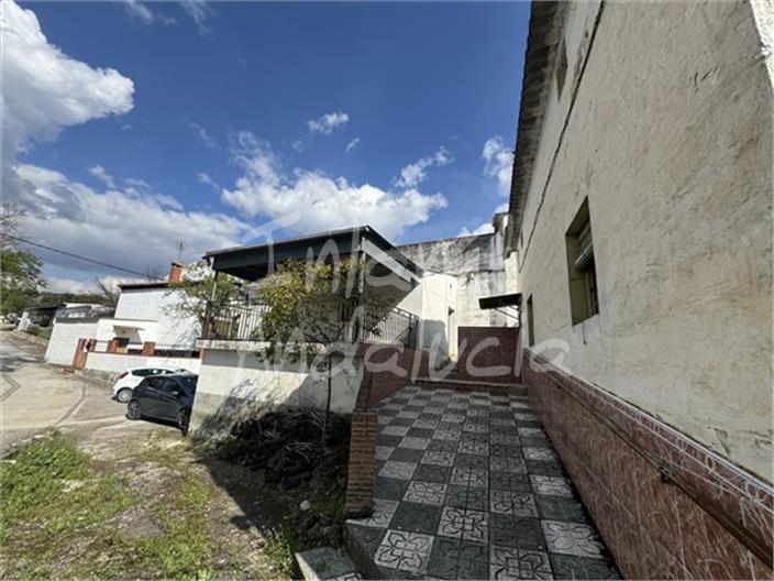 Image No.11-5 Bed Farmhouse for sale