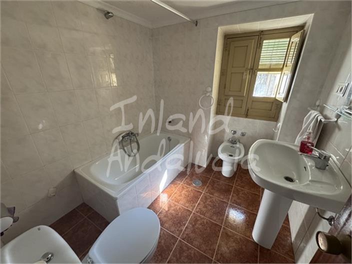 Image No.10-5 Bed Farmhouse for sale