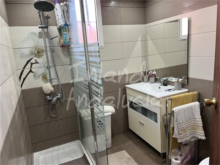 Image No.10-4 Bed House for sale