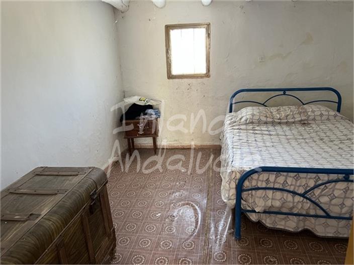 Image No.11-4 Bed Farmhouse for sale