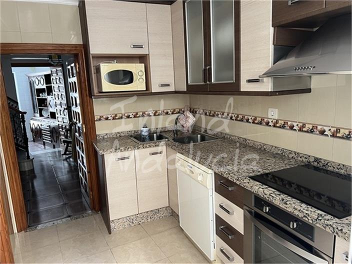 Image No.4-5 Bed House for sale