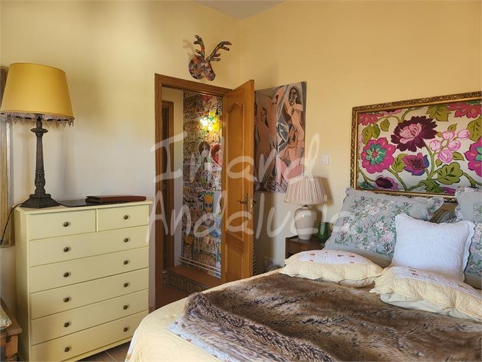 Image No.11-3 Bed House for sale