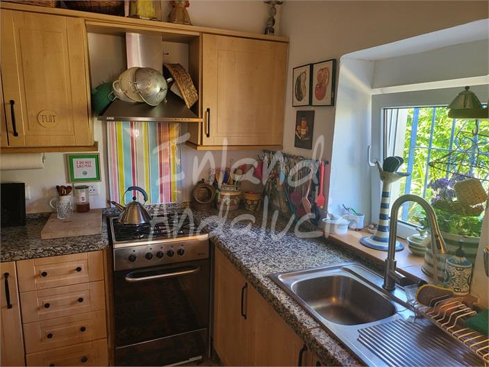 Image No.10-3 Bed House for sale