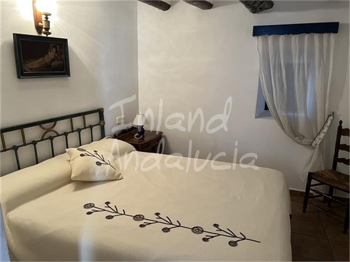 Image No.11-5 Bed House for sale