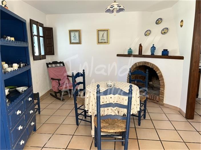 Image No.7-5 Bed House for sale