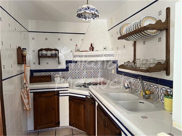 Image No.8-5 Bed House for sale