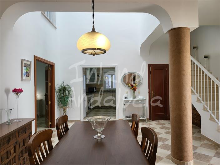 Image No.5-4 Bed House for sale