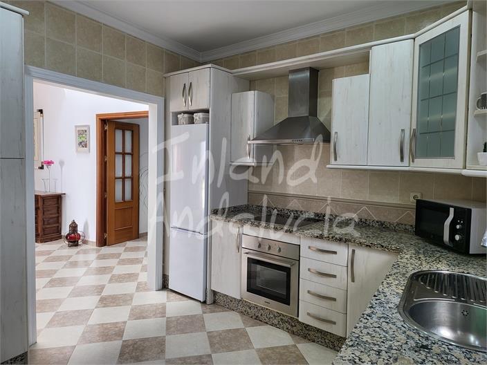 Image No.8-4 Bed House for sale