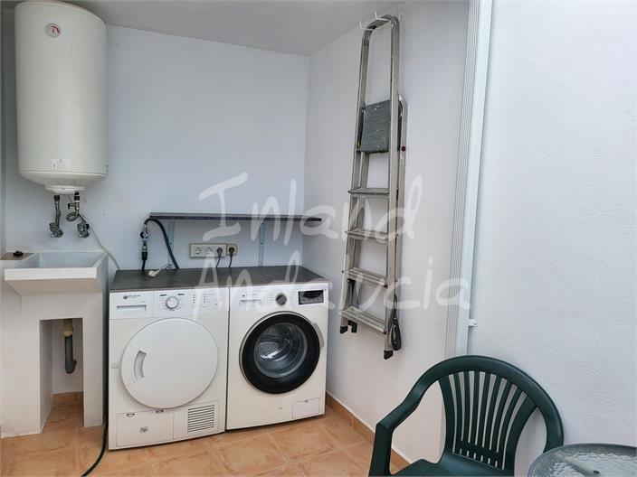 Image No.9-4 Bed House for sale