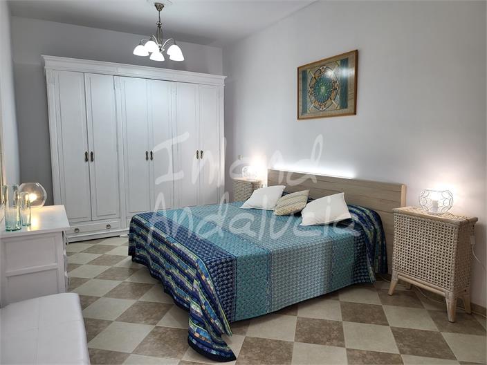 Image No.10-4 Bed House for sale