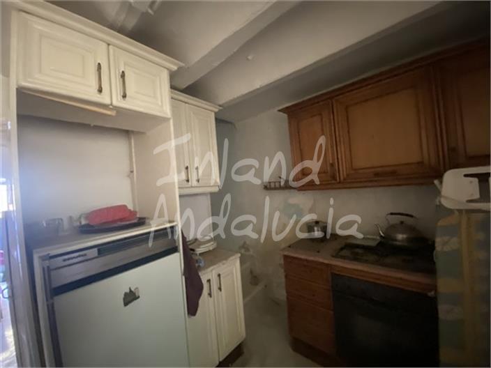 Image No.5-2 Bed House for sale